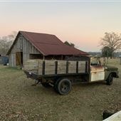 Ranch w/ Cattle