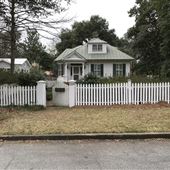 White House w/ White Picket Fence